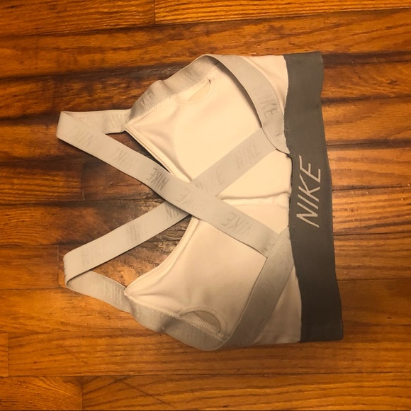 Nike sports bra - Picture 2 of 2